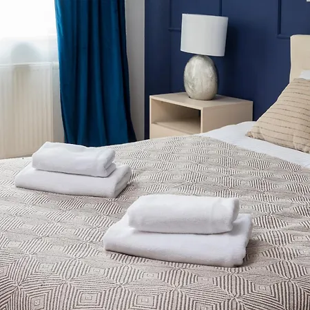 Metro Wilanowska Blue Varsovie